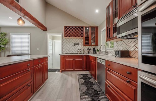 Pittsford House | Mid-Century Modern 3-bedroom House in the heart of Pittsford!
