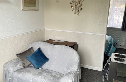 St. Michaels Apartment | Flat 3 has been reburbished and comes with onsite parking and free Wifi