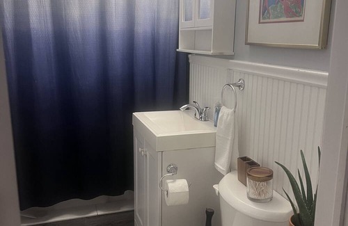 Long Beach Apartment | 2 Bedroom Apartment in Long Beach, Walk to Beach!