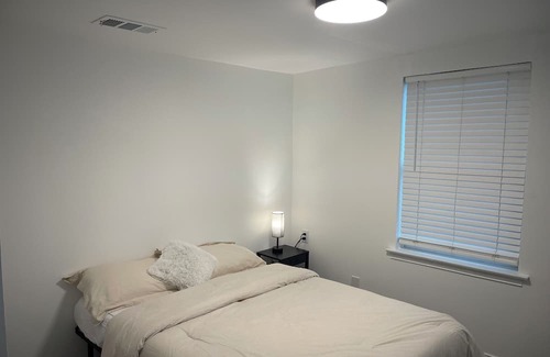 Cedar Hill House | Charming 4-bedroom house in delightful Cedar Hill with WiFi, AC