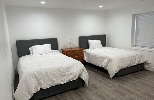 Herriman House | Charming 3-bedroom home with WiFi, AC, full kitchen, washer & dryer, in Riverton