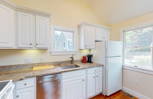 North Truro Cottage | Peaceful cottage w/pool, central to P-Town, entertainment & beaches