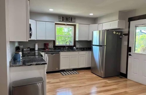 Maysville Other | Relax after boating Lake Cumberland or enjoying Somernites Cruise In with the whole crew at our picturesque 100 acre Farm!