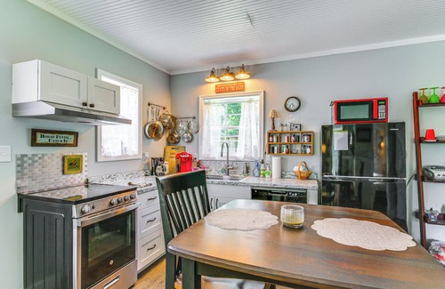 Wagener Cottage | Pet-Friendly Waegner Cottage On 30-Acre Horse Farm