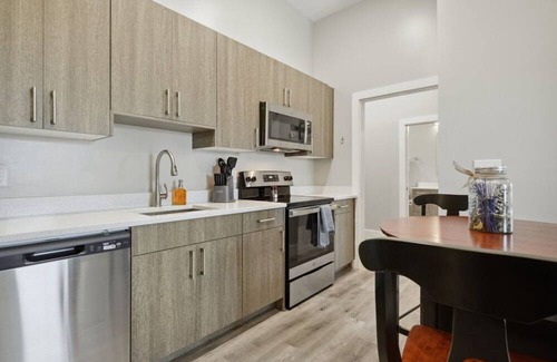 Highlands - Perkins Condo | #3Q 1 bedroom, Sleeps 4, Close to LSU