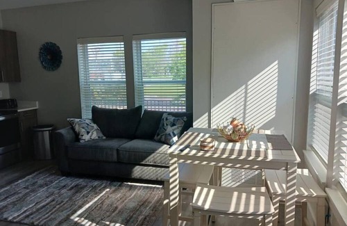 Highlands - Perkins Condo | #1H Modernized Nicholson APT