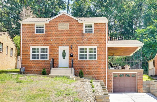 South Hills House | Bright Pittsburgh House w/Yard: 3 Mi to Downtown!