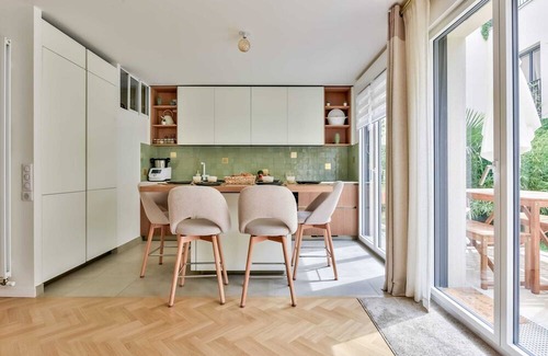 Republique–Point-du-Jour Apartment | New Charming Duplex flat and Garden Oasis-Boulogne