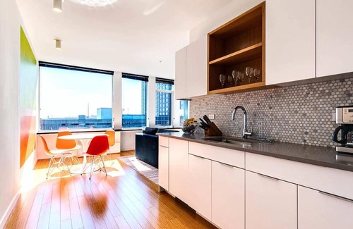 Downtown Apartment | Modern Apt Downtown with Pool - URB-5106