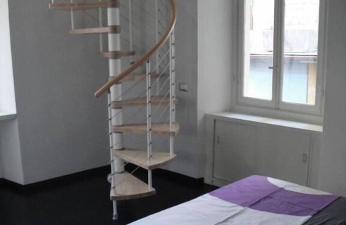 Intra House | 2-room house with balcony in the old town of Intra