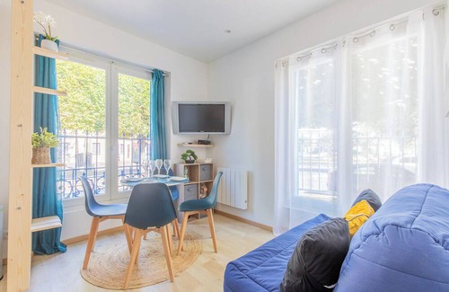Vigneux-sur-Seine Apartment | Appartement Cosy, Wifi, Gare, "Le Refuge du Lac" Belle Promenade Autour du Lac