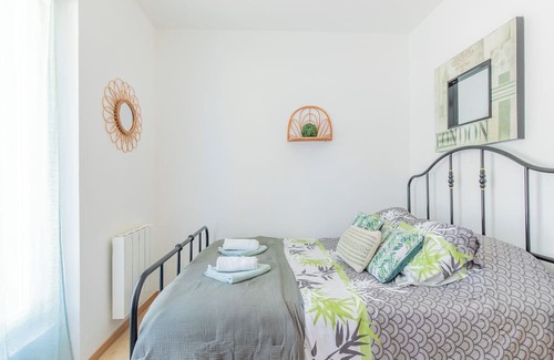 Vigneux-sur-Seine Apartment | Appartement Cosy, Wifi, Gare, "Le Refuge du Lac" Belle Promenade Autour du Lac