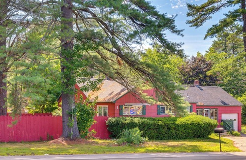 Weirs Beach Cottage | Laconia Resort Home < 2 Mi to Lake Winnipesaukee