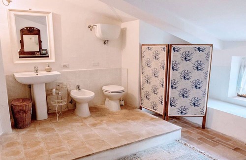 San Brizio Villa | Sleeps 12 - amazing scenery all around - exc villa, pool + grounds - pool house