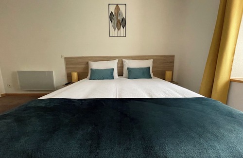Villedieu-sur-Indre Bed & Breakfast | Furnished room rental in Villedieu/Indre, breakfast not included.