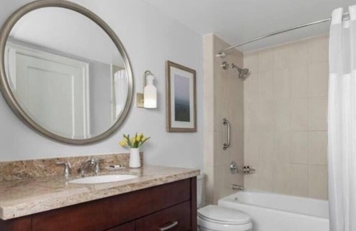 Sugar Sands Villa | Charming 2-bedroom villa in brilliant Riviera Beach with fitness room, WiFi