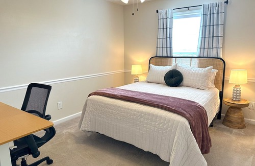 High Point Condo | Overlook King + Queen Beds Pet Friendly Close to HPU and HPMKT