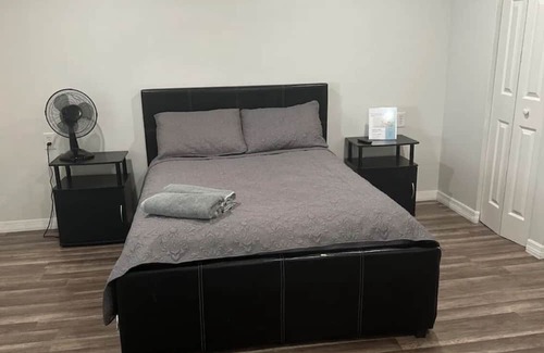 Embassy Hills Apartment | Beautiful studio in family home.free wifi