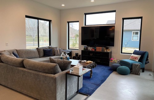 Hailey House | Charming 3-bedroom ranch-style house in beautiful Hailey with AC, WiFi