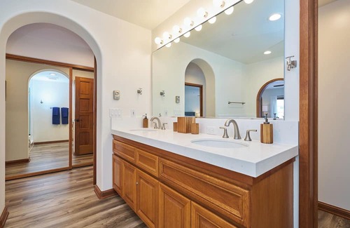 Avalon Condo | Newly Remodeled Hamilton Cove Condo 2bd/2bth. Street level No Stairs!