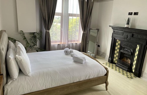 Port Talbot House | Seaside Retreat at Port Talbot