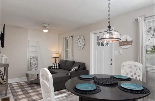 Fellowship Cottage | Dog friendly & cozy cottage with fire pit