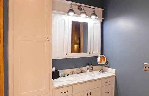 McMinnville Condo | The Rooftop on Main Overlooking Main Street