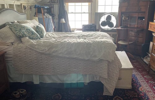 Cazenovia Cottage | Beautiful Watefront Camp for Rent on Cazenovia Lake. Sleeps 12. Dock/Rafts.