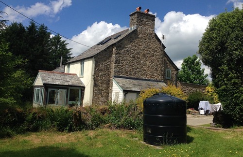 Warleggan House | Character farmhouse in the middle of Bodmin Moor with games room & pet friendly.
