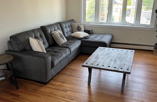 Lyndhurst Apartment | Stylish & Comfortable Apartment for Groups Near NYC