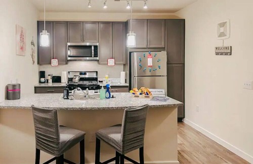 Texas City Apartment | Seaside Serenity near Galveston with pool & Parking