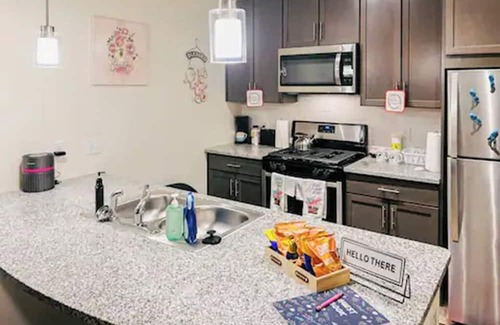 Texas City Apartment | Seaside Serenity near Galveston with pool & Parking