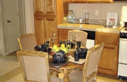 Stallion Springs Resort | Luxury one bedroom and one bathroom unit with full amenities