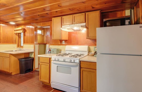 Sedona Cabin | Cozy Sedona Cabin, Steps to Trail & Swimming Hole!