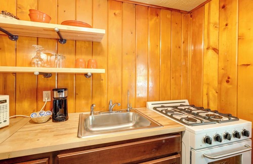 Sedona Apartment | Pet-Friendly Sedona Gem w/Swimming Hole
