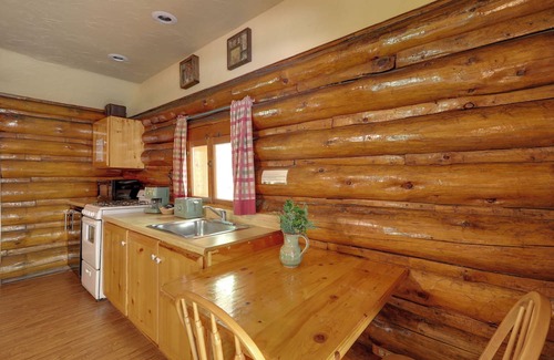 Sedona Apartment | Sedona Studio w/On-Site Hiking & Creek Access!