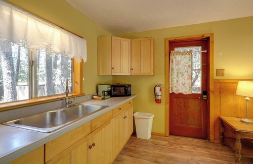 Sedona Cabin | Cozy Sedona Cabin w/Shared Creek & Fishing Access