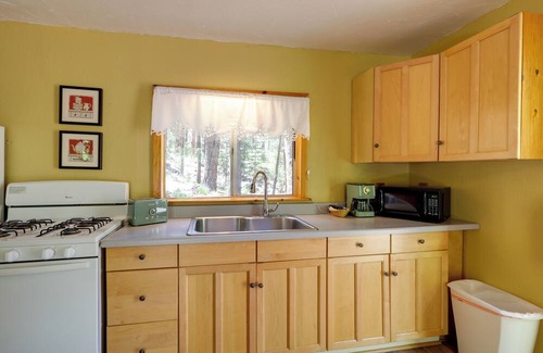 Sedona Cabin | Cozy Sedona Cabin w/Shared Creek & Fishing Access
