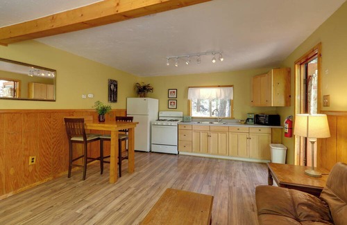 Sedona Cabin | Cozy Sedona Cabin w/Shared Creek & Fishing Access