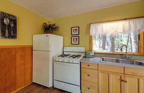 Sedona Cabin | Cozy Sedona Cabin w/Shared Creek & Fishing Access