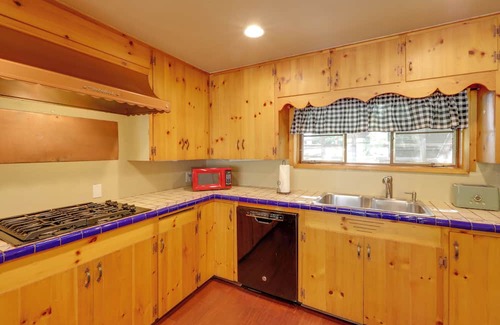 Sedona Cabin | Sedona Cabin w/Grill, Steps to Hiking!