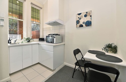 Brunswick Apartment | Beautiful Studio in Brunswick! A/C, Parking, Deck!