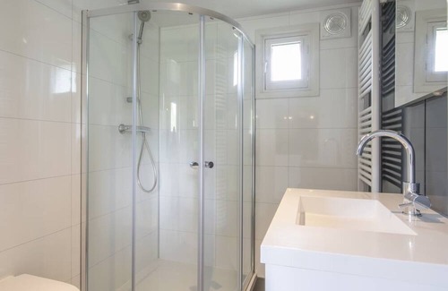 Arcen House | Bungalow met Prive Sauna/ Infrarood Cabine in de Natuur