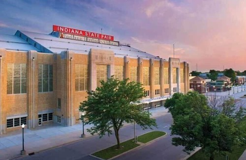 Fishers House | Relax from the trip in a Whirlpool! Suite Just off the I-69 w/ Free Breakfast