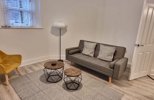 Wakefield Apartment | Stylish 1-Bed Apart Wakefield