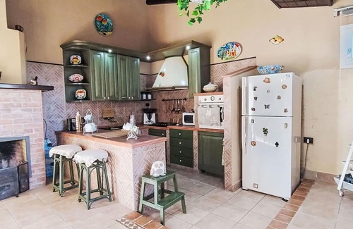Syracuse Apartment | Beautiful apartment for 4 people with A/C, WIFI, pool, TV, patio and parking