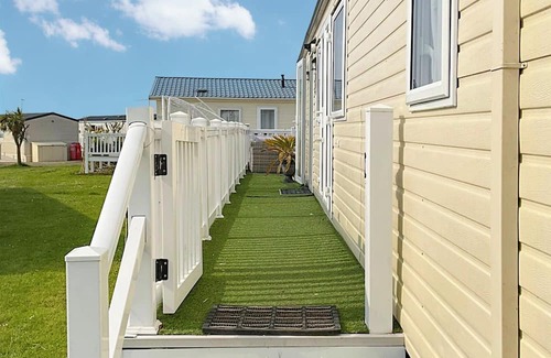 Colchester Cottage | 2 bedroom accommodation in Mersea Island, near Colchester