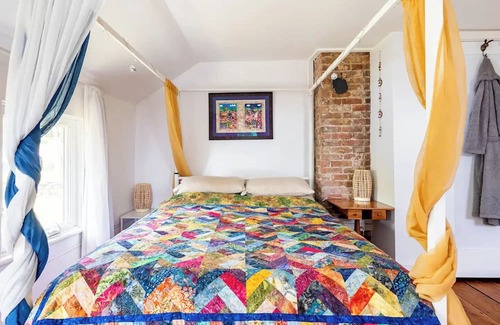 Port Ewen House | Mermaid Cottage with Hudson River Views