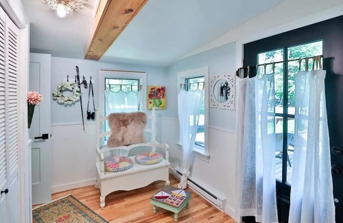 Phoenicia House | Mid-century Country Cottage on creek with mountain views near Woodstock