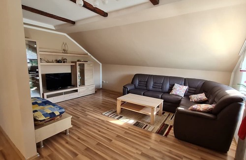 Steinberg am See Apartment | Großzügige Ferienwohnung in Steinberg am See